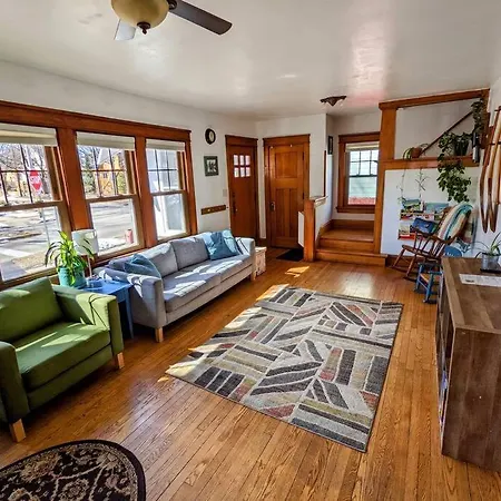Villa Family Friendly House - Downtown Location